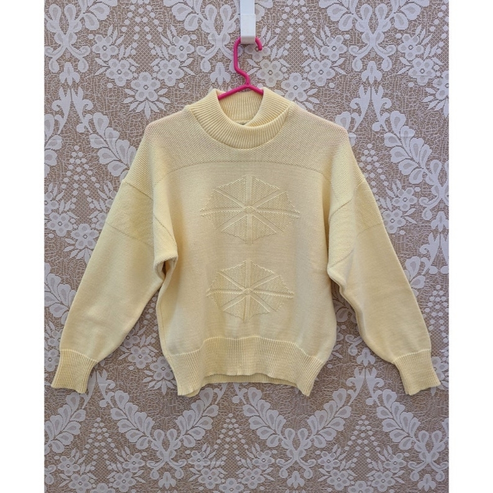 LIDO SPORTS Ladies Vintage NWOT Pale Light Yellow 100% Wool Sweater Medium